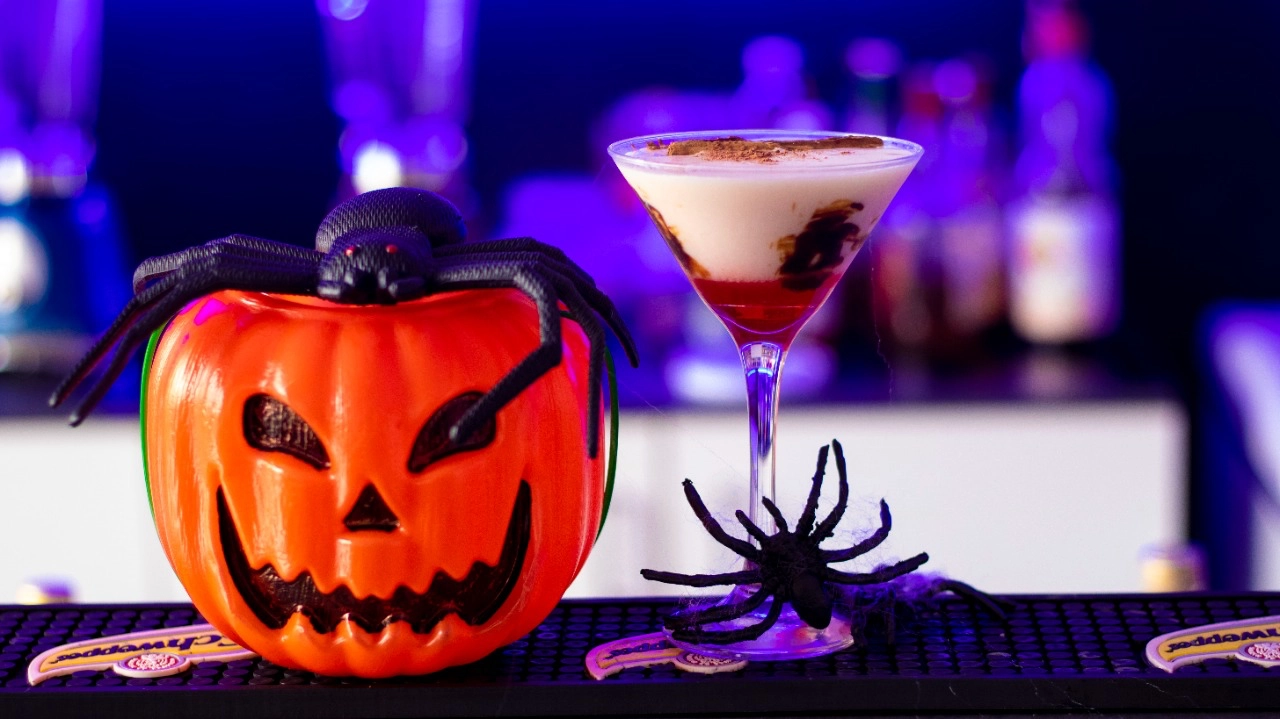 cócteles con whisky para Halloween