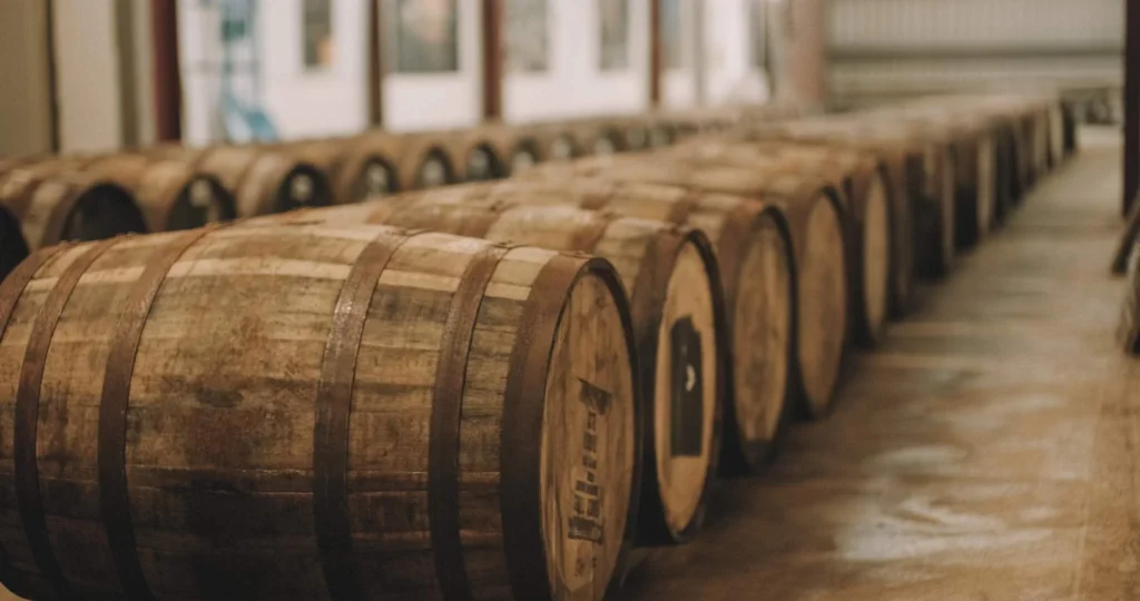 Crisis-Whisky-Exceso-Barricas