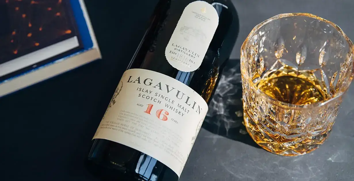 whisky Lagavulin 16